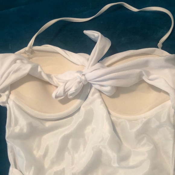 White curvy bathing suit - Picture 4 of 4